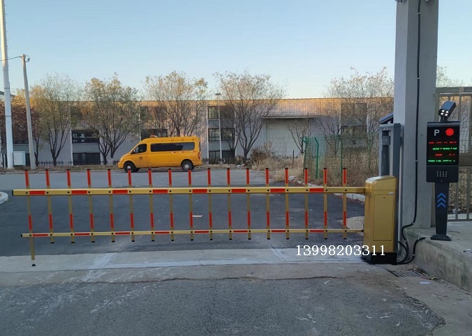 沈阳苏家屯工厂大门车牌识别道闸系统安装案例